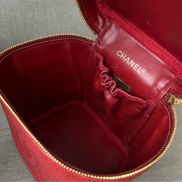 Chanel Timeless Vanity Case, Red Caviar Leather Bag - Picture 10 of 16